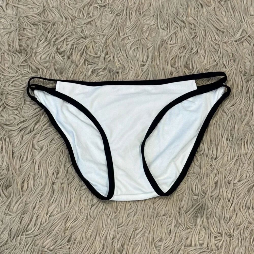 Xhilaration swim bottoms size XL